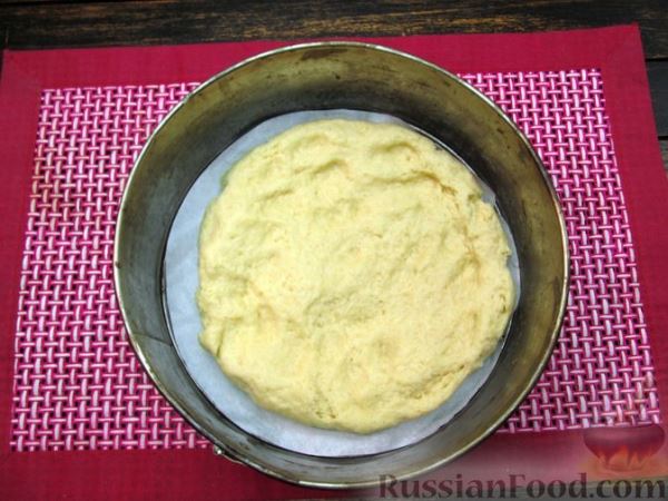 Песочный пирог с начинкой из чернослива с орехами и сметанно-яичной заливкой