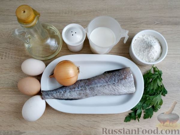 Жареный минтай с луком, в омлете