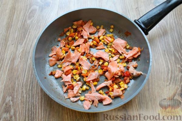 Омлет с рыбой и овощами