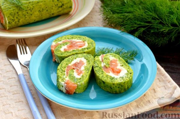 Шпинатный рулет с сёмгой и сливочным сыром