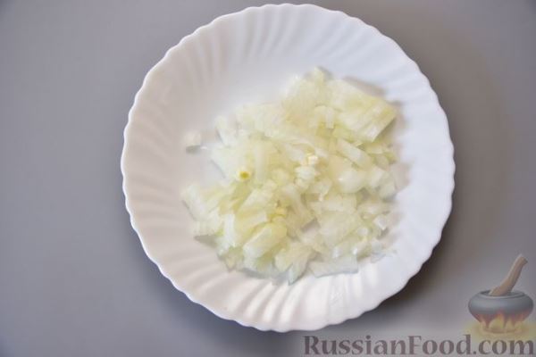 Тефтели с рисом, тушенные с морковью