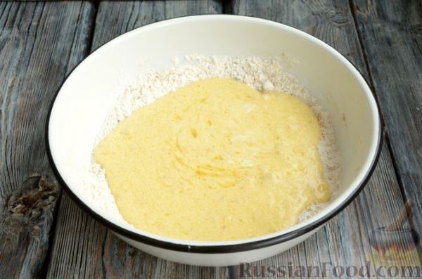 Пряный бананово-морковный кекс с вяленой клюквой и орехами