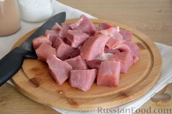 Говядина, тушенная с яблоками