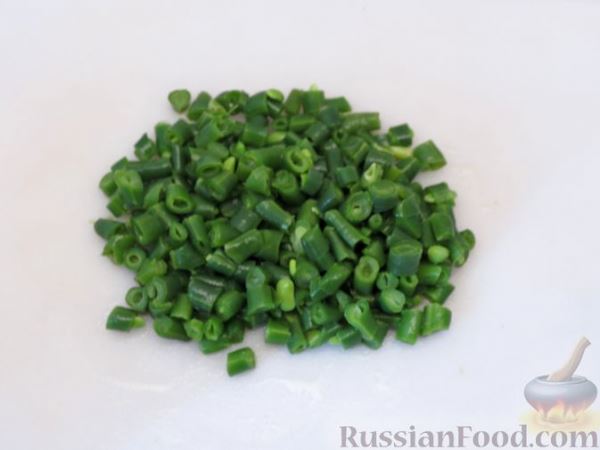 Голубцы с курицей, овсянкой и стручковой фасолью, в томатном соусе