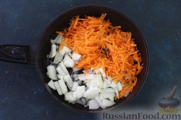 Фасолевый суп с овощами и купатами
