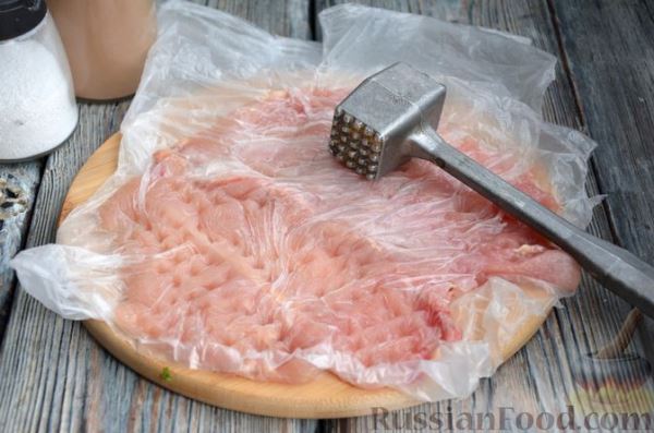 Суп с куриными рулетиками и клецками