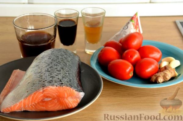 Сёмга, тушенная в томатном соусе с пивом и имбирём