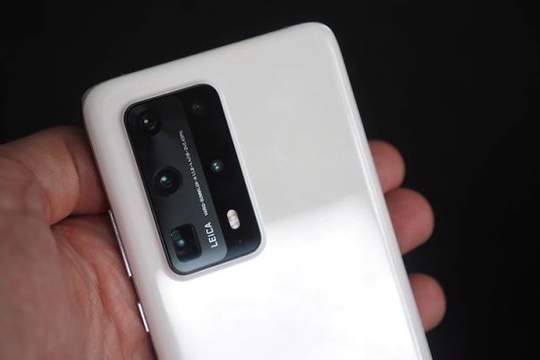 Sony представили первую в мире дюймовую матрицу для смартфонов
