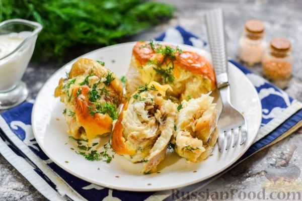 Запечённые рыбные рулетики с грибами и сыром