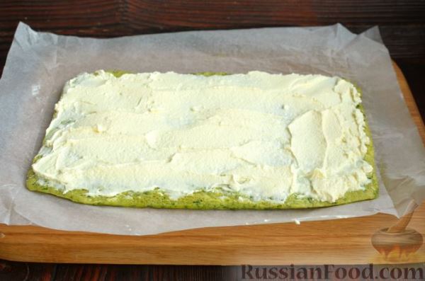 Шпинатный рулет с сёмгой и сливочным сыром