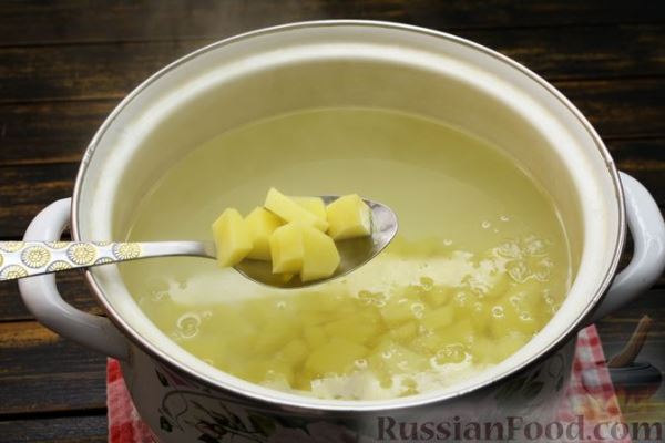 Фасолевый суп с тушёнкой