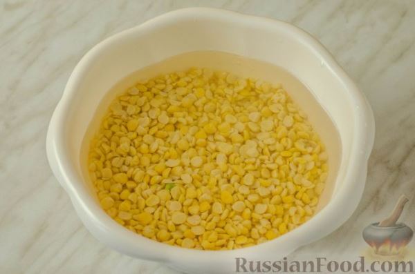 Дрожжевые пирожки с горохом и грибами (в духовке)