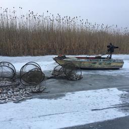 Браконьеры проиграли пограничникам в гонках на льду