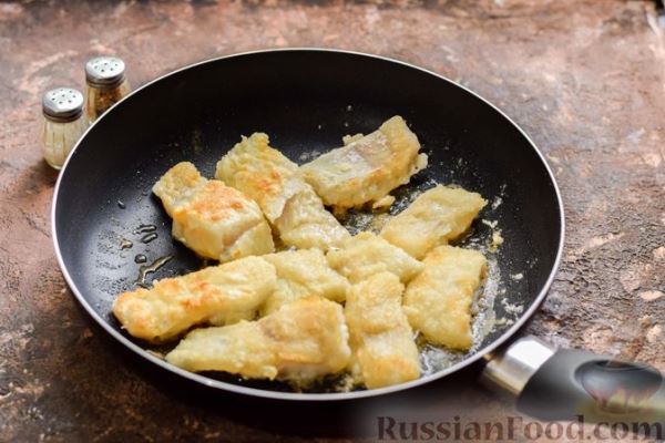 Рыбная запеканка с грибами и сметанно-сырной заливкой