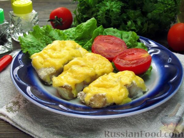 Минтай, запечённый под сыром