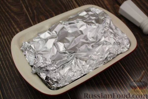 Рыба, запечённая с морковью и яблоками
