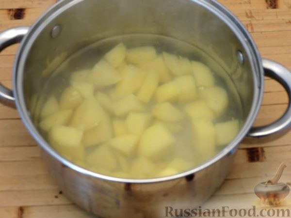 Постная картофельная запеканка с чечевицей и замороженными овощами
