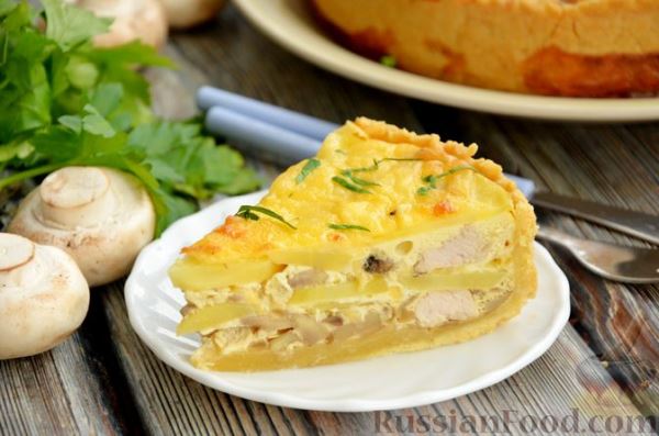 Киш с индейкой, грибами и картофелем