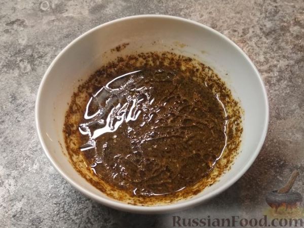 Стейки кеты, запечённые с помидорами и сыром