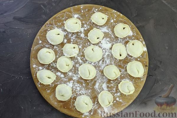 Пельмени с курицей, в бульоне