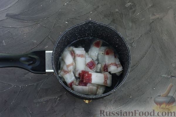 Суп с кускусом, беконом и помидорами