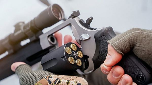 На слона? Охотничий револьвер Taurus Raging Hunter