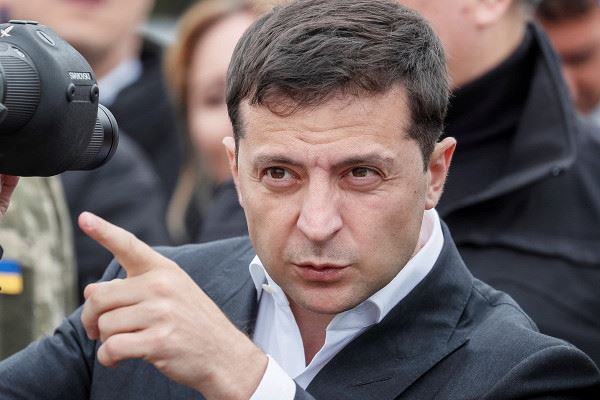 
Зеленский поручил срочно расследовать гибель военных в Донбассе

