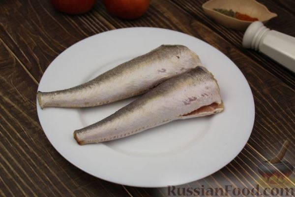 Рыба, запечённая с морковью и яблоками