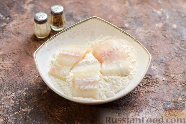 Рыбная запеканка с грибами и сметанно-сырной заливкой