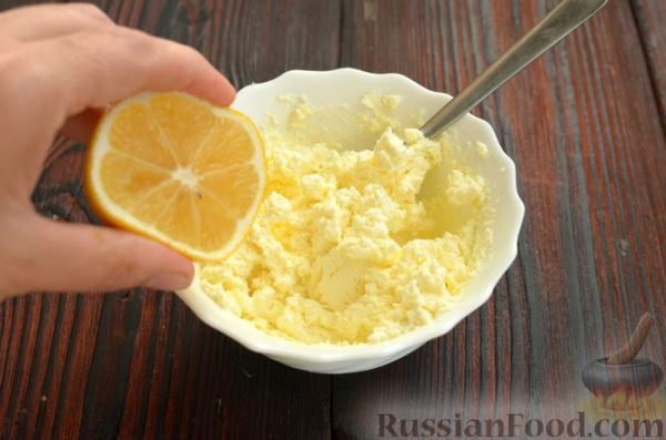 Шпинатный рулет с сёмгой и сливочным сыром