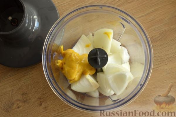 Скумбрия, запечённая с сельдереем и грибами (в фольге)