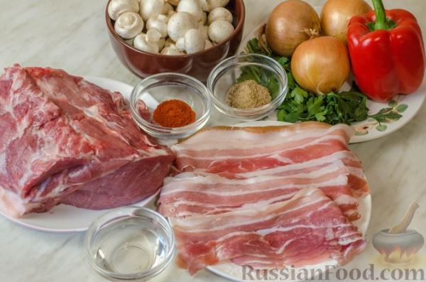 Свиная шея, запеченная с овощами и грибами (в рукаве)
