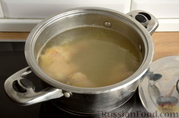 Куриный суп с клёцками из кускуса