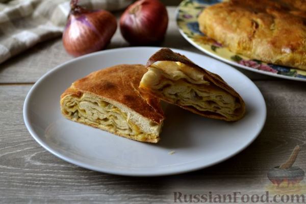 Катлама с пряной луковой начинкой