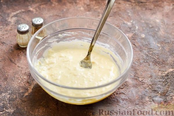 Рыбная запеканка с грибами и сметанно-сырной заливкой