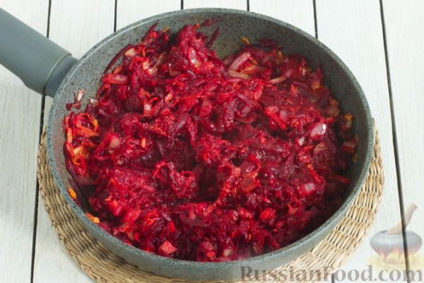 Борщ с черносливом и квашеными помидорами