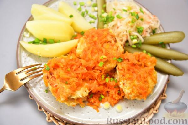 Тефтели с рисом, тушенные с морковью