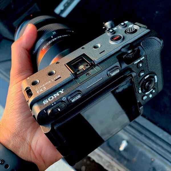 Sony FX3 — первая кинокамера Sony в форм-факторе фотоаппарата