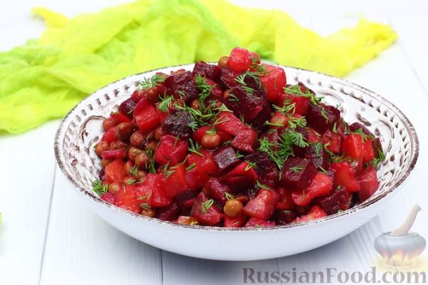 Винегрет из жареных овощей, с солёными огурцами и зелёным горошком
