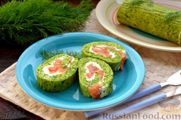 Шпинатный рулет с сёмгой и сливочным сыром