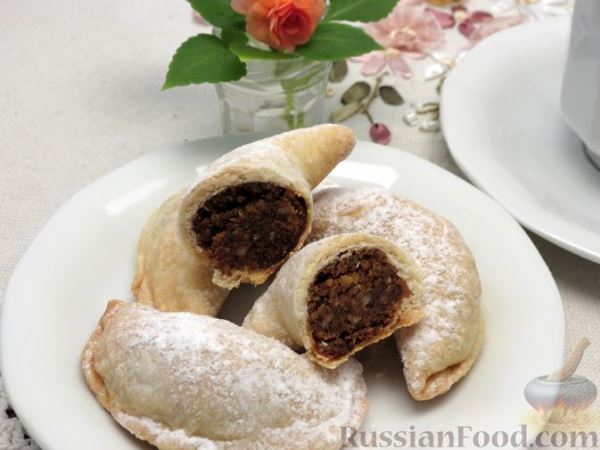 Песочное печенье "Полумесяцы" с мёдом, орехами и корицей