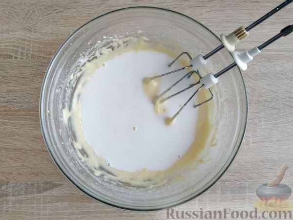 Кекс на молоке, с цедрой и лимонной глазурью