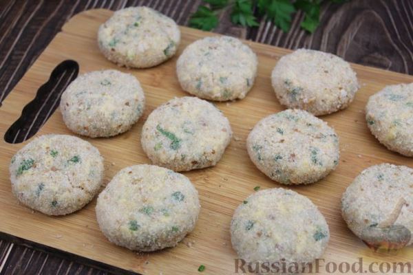 Рыбные котлеты с картофелем, сыром и зеленью