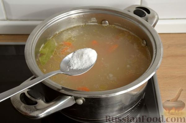 Куриный суп с клёцками из кускуса