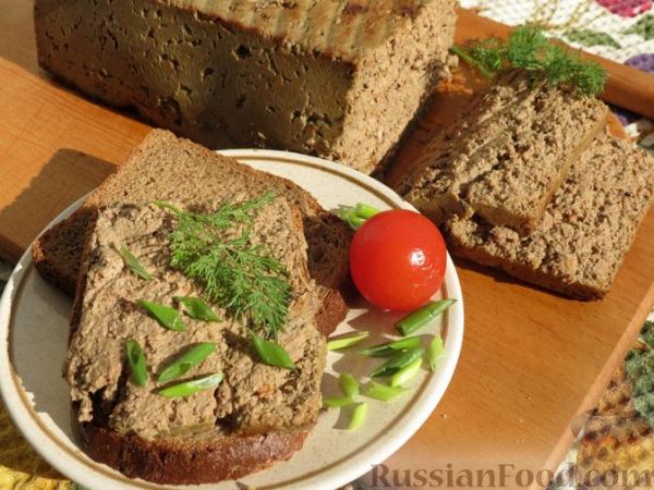 Паштет из свиной печени, подчерёвка и овощей, запечённый в духовке
