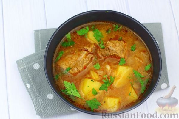 Суп с говядиной, квашеной капустой и картошкой