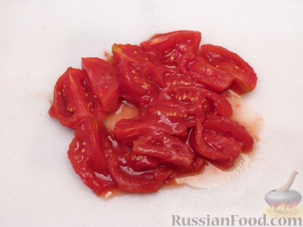 Томатный суп с нутом и мясными фрикадельками