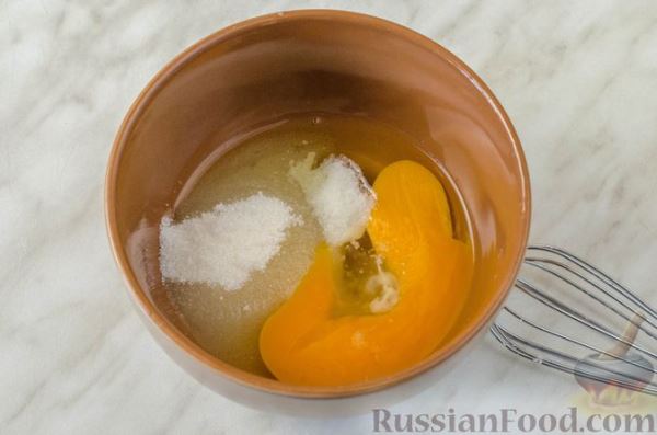 Дрожжевые пирожки с горохом и грибами (в духовке)