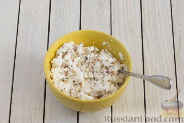 Финики, фаршированные творогом, грецкими орехами и кокосовой стружкой