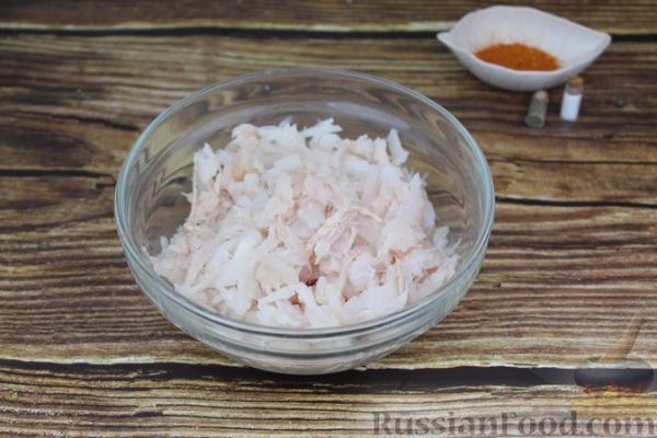 Рулет из рыбы с овощами и варёными яйцами (в духовке)
